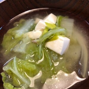 豆腐と白菜のお味噌汁